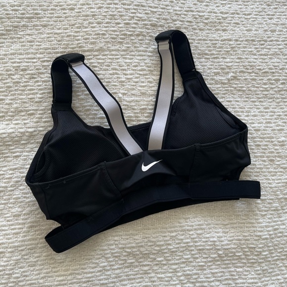 Nike Sports Bra - Picture 1 of 4